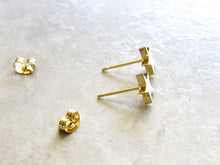 Load image into Gallery viewer, Gold Star Earrings
