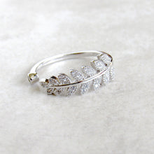 Load image into Gallery viewer, Sterling Silver Glistening Leaf Rings