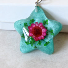 Load image into Gallery viewer, (On Sale!) Glittering Sea Real Flower Necklaces