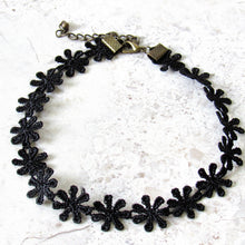 Load image into Gallery viewer, Black Daisy Choker