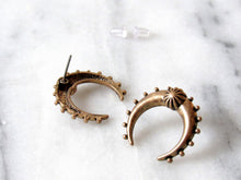 Load image into Gallery viewer, Antique Gold Crescent Moon Earrings